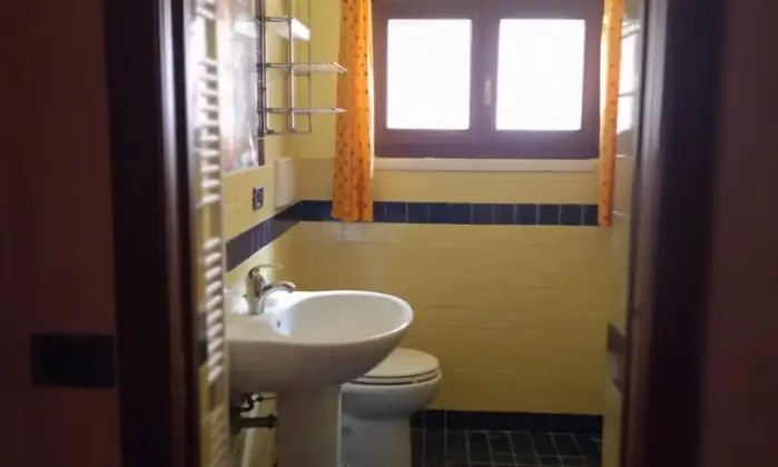 Rexer-Urbino-Vendesi-villa-in-Via-Metauro-a-Canavaccio-di-Urbino-Bagno