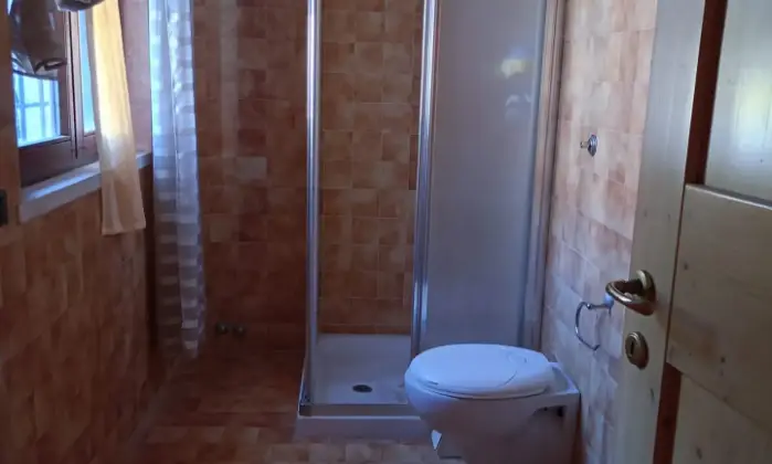 Rexer-Urbino-Vendesi-villa-in-Via-Metauro-a-Canavaccio-di-Urbino-Bagno