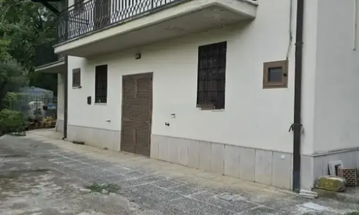 Rexer-Ferentillo-Vendesi-Casale-in-Ampognano-Case-Sparse-a-Ferentillo-Terrazzo