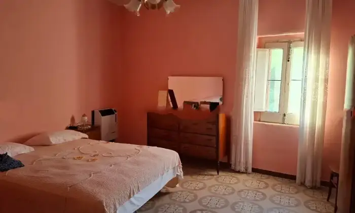 Rexer-Vairano-Patenora-Venseai-casa-in-via-Ferrara-a-Vairano-Patenora-CameraDaLetto