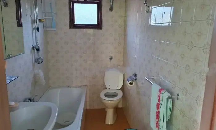 Rexer-Vairano-Patenora-Venseai-casa-in-via-Ferrara-a-Vairano-Patenora-Bagno