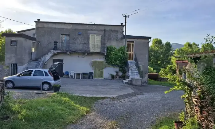 Rexer-Vairano-Patenora-Venseai-casa-in-via-Ferrara-a-Vairano-Patenora-Giardino