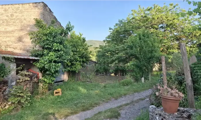 Rexer-Vairano-Patenora-Venseai-casa-in-via-Ferrara-a-Vairano-Patenora-Giardino