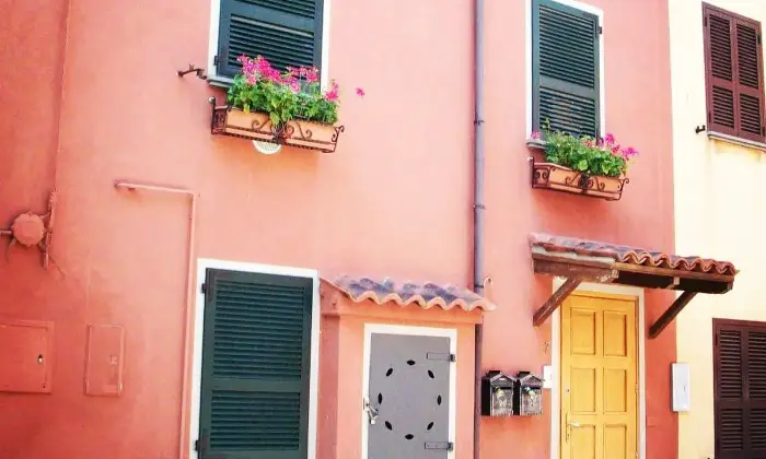 Rexer-Ziano-Piacentino-Condominio-di-appartamenti-colline-Val-Tidone-Altro