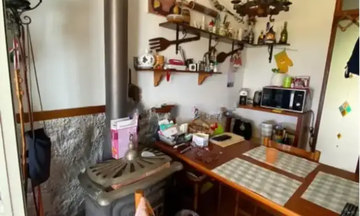 Rexer-Acquedolci-Vendesi-appartamento-in-Via-Generale-di-GiorgioAcquedolci-Cucina