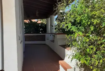 Rexer-Lipari-Villetta-libera-da-tre-lati-con-giardino-pavimentato-di-ca-mq-in-via-Porto-Ponente-Isola-di-Vulcano-Lipari-Giardino