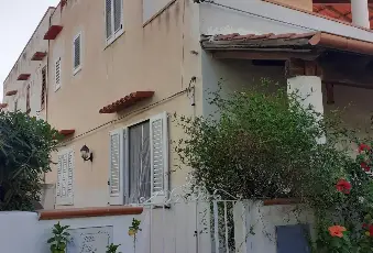Rexer-Lipari-Villetta-libera-da-tre-lati-con-giardino-pavimentato-di-ca-mq-in-via-Porto-Ponente-Isola-di-Vulcano-Lipari-Terrazzo