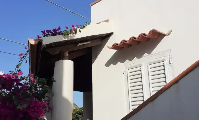 Rexer-Lipari-Villetta-libera-da-tre-lati-con-giardino-pavimentato-di-ca-mq-in-via-Porto-Ponente-Isola-di-Vulcano-Lipari-Altro