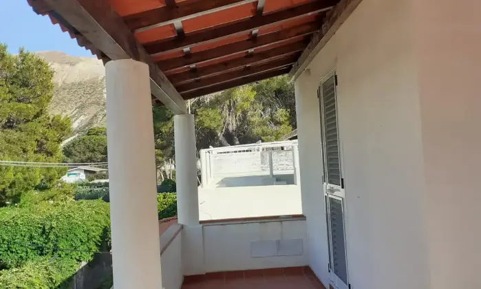 Rexer-Lipari-Villetta-libera-da-tre-lati-con-giardino-pavimentato-di-ca-mq-in-via-Porto-Ponente-Isola-di-Vulcano-Lipari-Altro