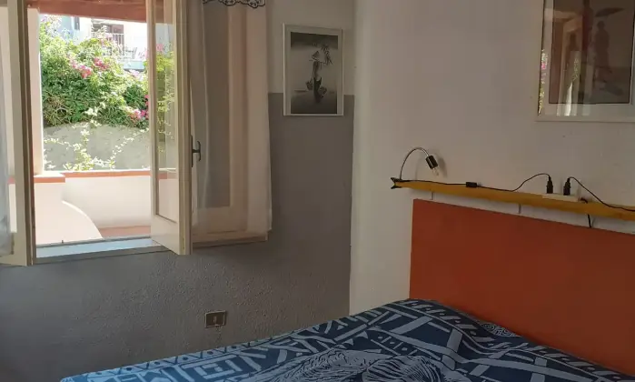 Rexer-Lipari-Villetta-libera-da-tre-lati-con-giardino-pavimentato-di-ca-mq-in-via-Porto-Ponente-Isola-di-Vulcano-Lipari-Altro