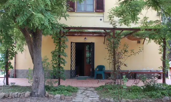 Rexer-Castelfiorentino-Porzione-di-casa-colonica-immersa-nel-verde-della-toscana-Giardino