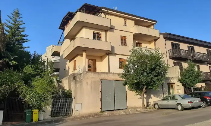 Rexer-Polistena-Appartamento-con-giardino-in-vendita-via-Capitini-Polistena-RC-Giardino