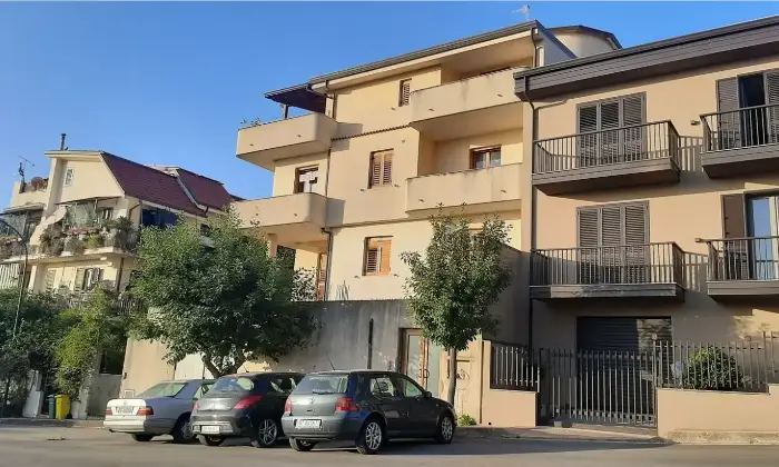 Rexer-Polistena-Appartamento-con-giardino-in-vendita-via-Capitini-Polistena-RC-Garage