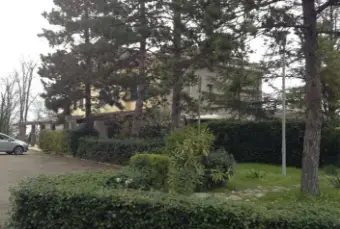 Rexer-Vallefoglia-Occasione-Vendesi-immobile-in-Piazza-Dei-Lavoratori-a-Vallefoglia-Giardino