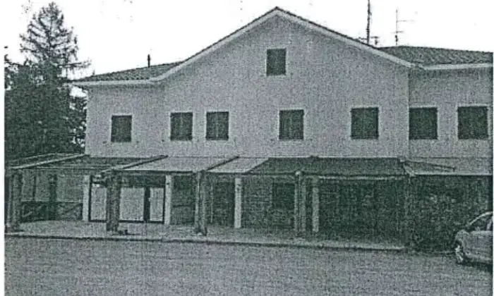 Rexer-Vallefoglia-Occasione-Vendesi-immobile-in-Piazza-Dei-Lavoratori-a-Vallefoglia-Giardino