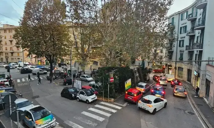 Rexer-Genova-Monolocale-in-vendita-in-salita-Padre-UmileCornigliano-Genova-Giardino