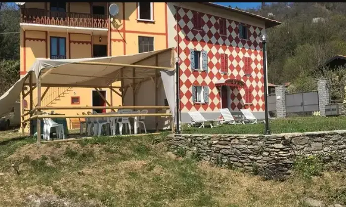 Rexer-Cambiasca-Vendesi-casa-con-terreno-a-Cambiasca-Giardino