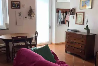 Rexer-Novara-Trilocale-con-doppio-giardino-in-contesto-di-cascina-finemente-ristrutturata-Sala