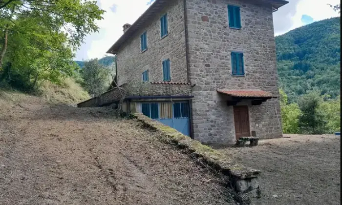 Rexer-Citt-di-Castello-Vendesi-Casolare-in-pietra-a-Citta-di-Castello-Terrazzo