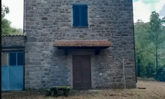 Rexer-Citt-di-Castello-Vendesi-Casolare-in-pietra-a-Citta-di-Castello-Giardino