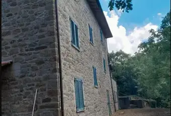 Rexer-Citt-di-Castello-Vendesi-Casolare-in-pietra-a-Citta-di-Castello-Giardino