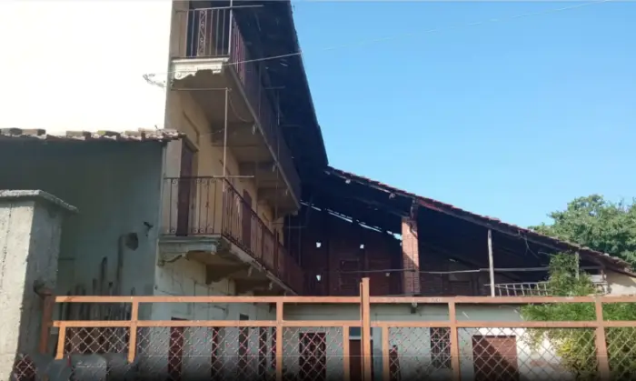 Rexer-Fara-Novarese-Rustico-in-vendita-in-via-Roma-a-Fara-Novarese-Terrazzo
