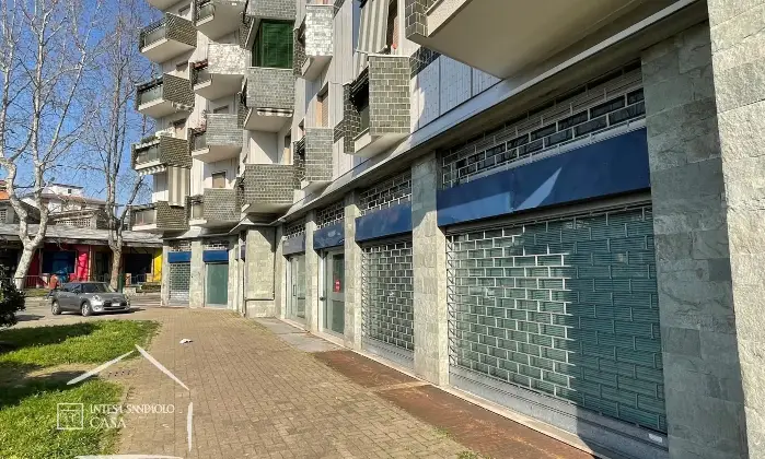 Rexer-CINISELLO-BALSAMO-Locale-Commerciale-Ex-filiale-bancaria-Terrazzo