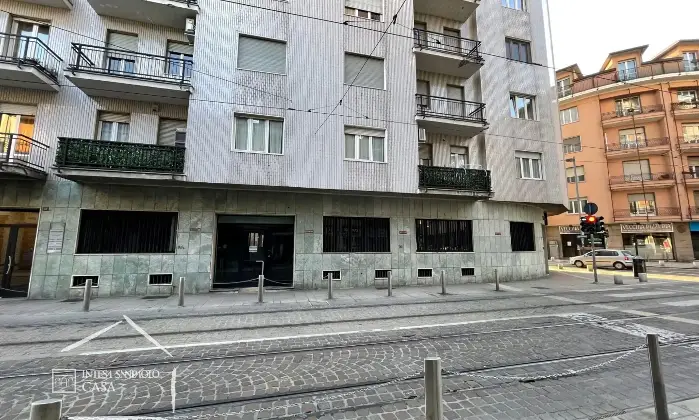 Rexer-Cinisello-Balsamo-Locale-Commerciale-Ex-filiale-bancaria-Terrazzo