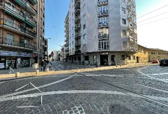 Rexer-Cinisello-Balsamo-Locale-Commerciale-Ex-filiale-bancaria-Terrazzo