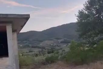 Rexer-Poggio-Nativo-Vendesi-rustico-con-terreno-edificabile-a-poggio-nativo-Terrazzo