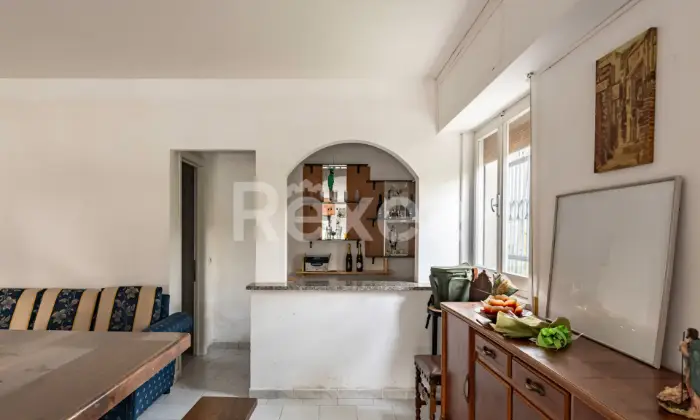 Rexer-Pietralunga-Villa-su-due-livelli-con-corte-esterna-Altro