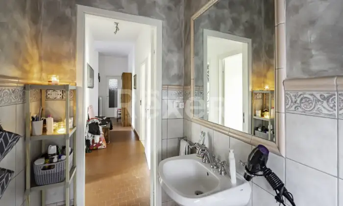 Rexer-Pietralunga-Villa-su-due-livelli-con-corte-esterna-Altro