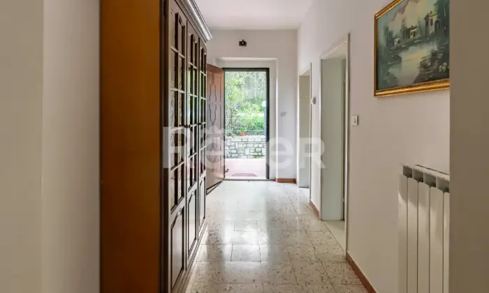 Rexer-Pietralunga-Villa-su-due-livelli-con-corte-esterna-Altro