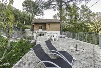 Rexer-Pietralunga-Villa-su-due-livelli-con-corte-esterna-Altro