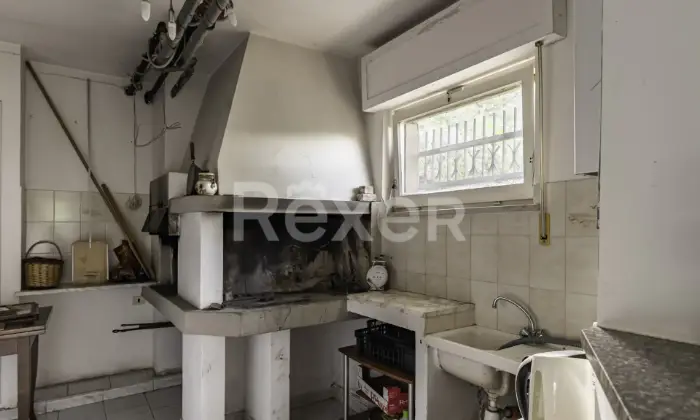 Rexer-Pietralunga-Villa-su-due-livelli-con-corte-esterna-Altro
