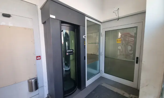 Rexer-MILANO-Ex-filiale-bancaria-Altro