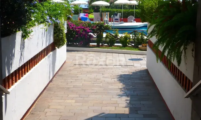 Rexer-ARENZANO-Appartamento-con-giardino-a-pochi-passi-dal-mare-con-piscina-Altro