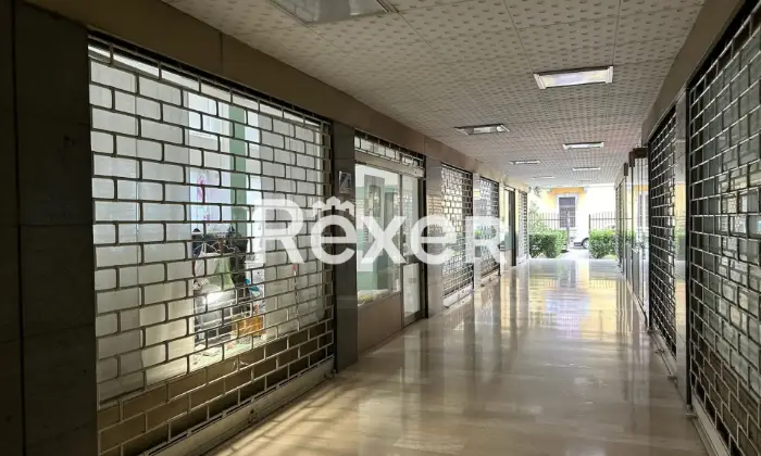 Rexer-BOLLATE-Bollate-Centro-Via-Matteotti-Negozio-attualmente-locato-mq-con-doppia-esposizione-Zonecomuni