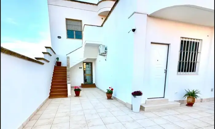 Rexer-Nard-Villa-in-vendita-in-via-Isole-Tremiti-SantIsidoro-Nard-Terrazzo