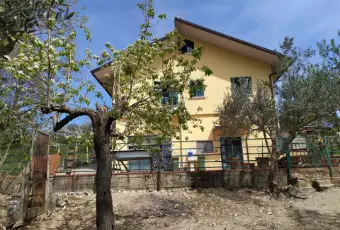 Rexer-Cerreto-Sannita-Villa-nel-verde-Terrazzo