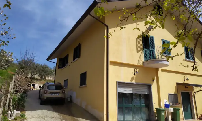 Rexer-Cerreto-Sannita-Villa-nel-verde-Terrazzo