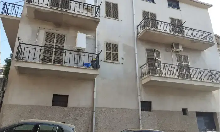 Rexer-Moricone-Terratetto-plurifamiliare-in-vendita-in-via-Lisbona-a-Moricone-Garage