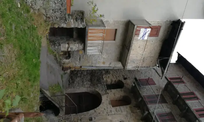 Rexer-Grosio-Casetta-in-pietracucina-soggiornobalconi-bagno-camere-vicina-Bormioso-Garage