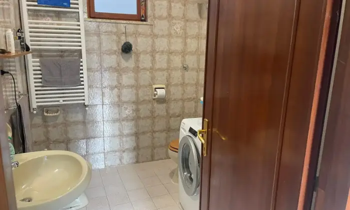 Rexer-Vallerotonda-Casa-di-paese-in-vendita-in-via-San-Antuono-Bagno