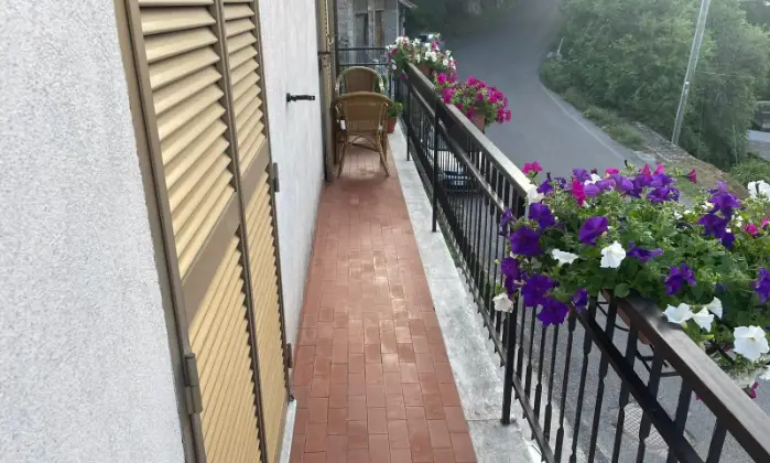 Rexer-Vallerotonda-Casa-di-paese-in-vendita-in-via-San-Antuono-Terrazzo