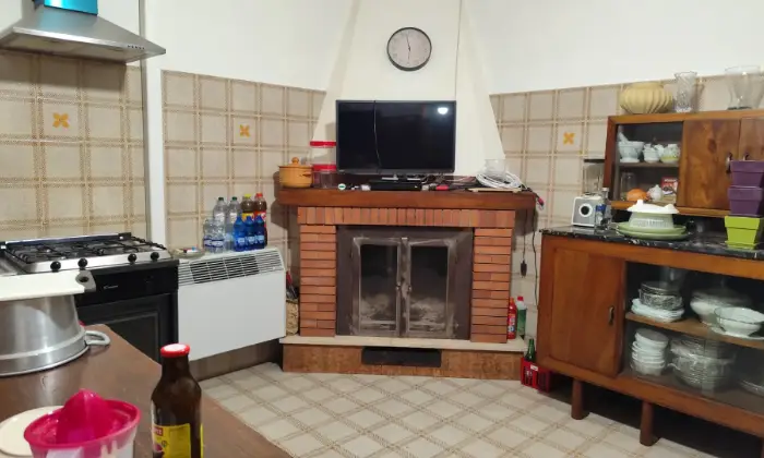 Rexer-Vallerotonda-Casa-di-paese-in-vendita-in-via-San-Antuono-Cucina