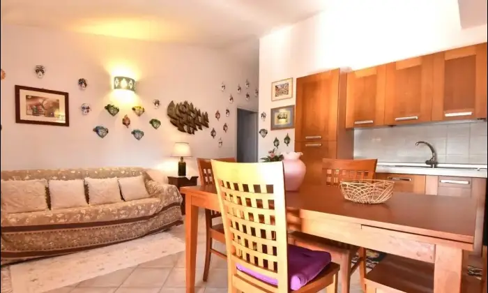 Rexer-Aglientu-Villetta-in-vendita-in-via-Mannucciu-a-Rena-Majore-Salone