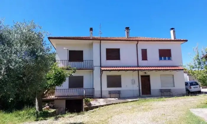 Rexer-Arce-Casa-con-terreno-e-locali-Giardino