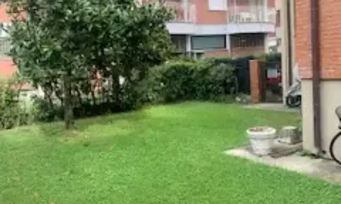 Rexer-Massa-grande-appartamento-centro-marina-di-massa-giardino-esclusivo-vicinissimo-mare-Giardino