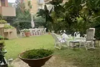 Rexer-Massa-grande-appartamento-centro-marina-di-massa-giardino-esclusivo-vicinissimo-mare-Giardino